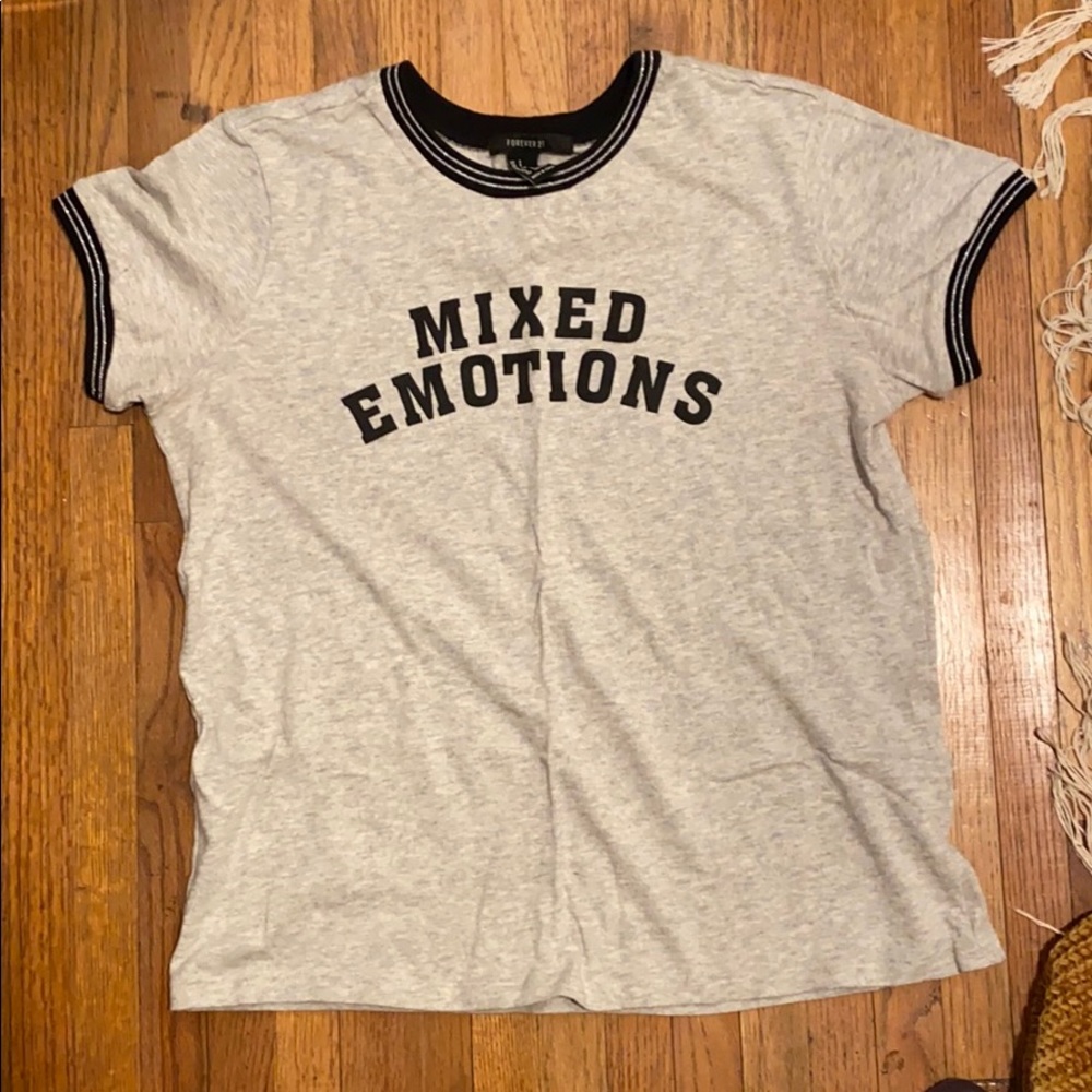 Casual tee 🤍